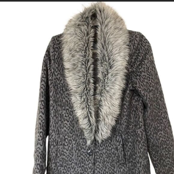 Original Frenchi Leopard Faux Fur Trim Coat - Picture 10 of 13